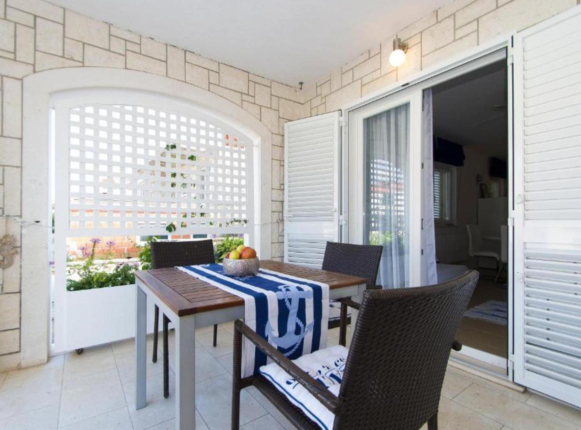 Apartments Villa Olea Lumbarda Exterior foto